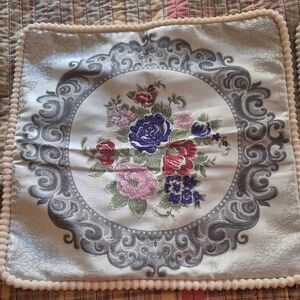 Throwpillow Covers Set Of 2 18x18 Zip Closure Floral Embroidered Jaquard Floral